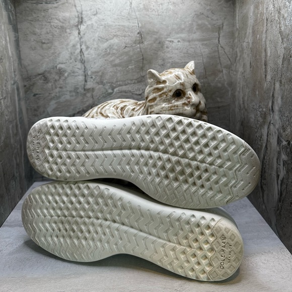 EUC Cole Haan GrandPro Laser Cut Leather Sneakers Size 9 - Picture 8 of 10